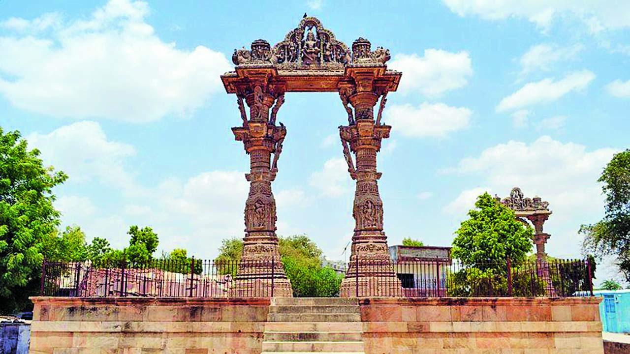 વડનગરને યુનેસ્કોની વર્લ્ડ હેરિટેજ સાઇટ્સમાં સમાવવા તરફ એક મોટું પગલું ભર્યું છે.